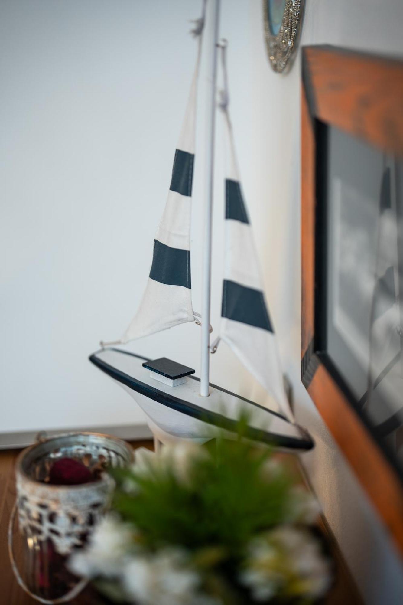 Haus Der Geschenke - Carinthia Apartment เวลเดน อัม เวิร์ทเทอร์ซี ภายนอก รูปภาพ