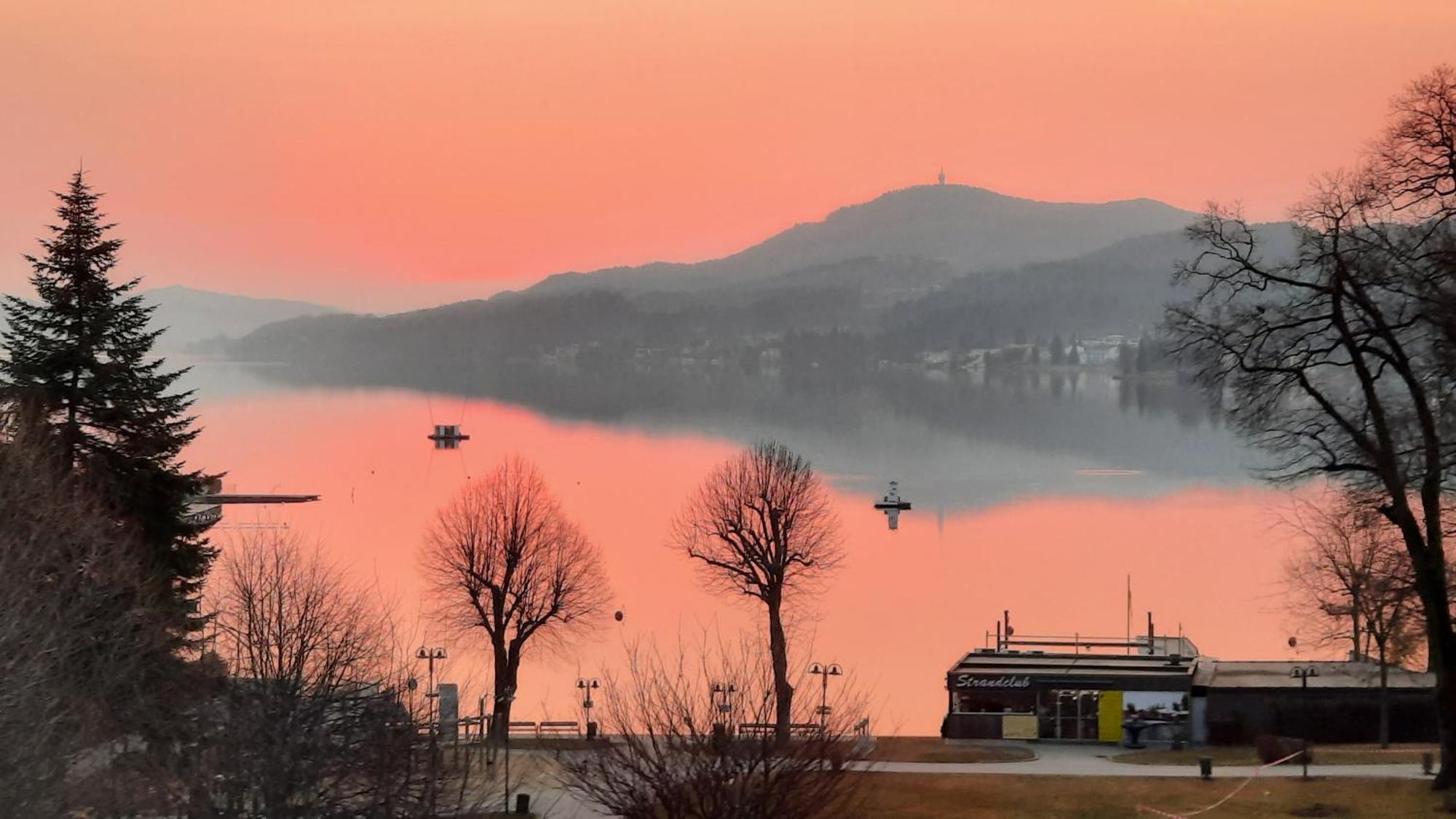 Haus Der Geschenke - Carinthia Apartment เวลเดน อัม เวิร์ทเทอร์ซี ภายนอก รูปภาพ