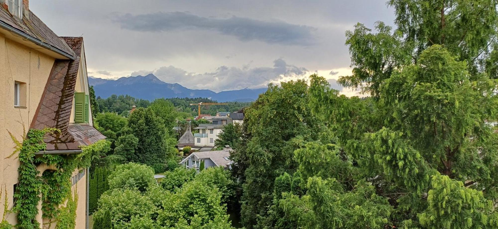 Haus Der Geschenke - Carinthia Apartment เวลเดน อัม เวิร์ทเทอร์ซี ภายนอก รูปภาพ